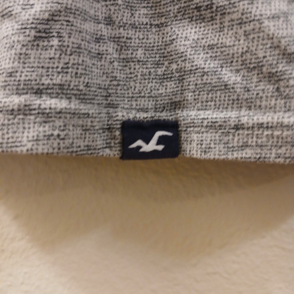 Hollister T Shirt Men's Small California Logo Gray with Navy & Red Letters EUC - Picture 5 of 9